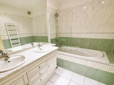 APPARTEMENT EN DUPLEX SPACIEUX ET LUMIMEUX - PROCHE CENTRE VILLE - LISIEUX (14)