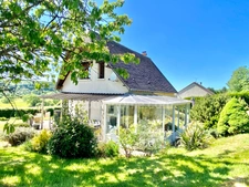 Maison à vendre à ORBEC (14), 4 chambres, Véranda, grand séjour, double garage, jardin arboré, vue dégagée