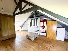 MAISON DE MAÎTRE – 5 CHAMBRES –DEPENDANCE AVEC GARAGE – VUE DÉGAGÉE SUR LA VALLÉE – ENTRE FERVAQUES ET LISIEUX