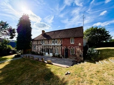 Maison normande de caractère de 121 m² avec 4 chambres, vie de plain-pied, Le Mesnil-Guillaume (14100), à moins de 10 minutes de Lisieux.