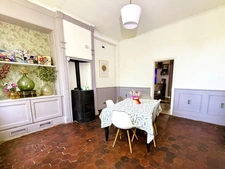 MAISON DE MAÎTRE – 5 CHAMBRES –DEPENDANCE AVEC GARAGE – VUE DÉGAGÉE SUR LA VALLÉE – ENTRE FERVAQUES ET LISIEUX