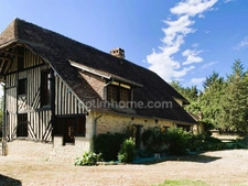 Élégante propriété normande du XIXᵉ siècle – Maison principale, Maison d’amis, dépendances, Parc Paysager