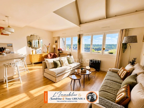 ÉLEGANT DUPLEX DE 107,55 M² ENTIEREMENT RENOVE, AVEC PISCINE, ESPACES VERTS, PARKING PRIVE ET CAVE - TROUVILLE SUR MER (14)