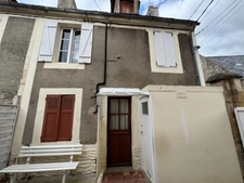 CHARMANTE MAISON DE VILLAGE AVEC GARAGE – ENVIRONNEMENT PAISIBLE – SAINT-PIERRE-EN-AUGE (14170)