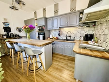 Maison bourgeoise 6 chambres – 216 m² – Jardin arboré, garage et prestations de qualité