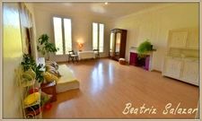 Digne-les-Bains, dans un quartier central, bel appartement traversant, 3 pièces de 84m2 très lumineux, avec balcon et grande cave.
