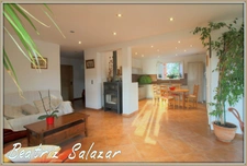 A Mallemoison à 10mn au sud de Digne-les-Bains, maison de 96m² datant de 2011, ainsi qu'un studio indépendant de 37 m² sur 986 m² de terrain, avec garage et grand cellier.