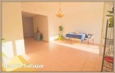 A 5 mn à pied du centre ville de Digne, bel appartement T3 de 66 m², calme et lumineux avec ascenseur, grande terrasse, parking privatif fermé ainsi qu’un parking collectif.