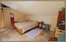 A  ORAISON, Maison de ville avec terrasse et jardin, 4 pièces plus studio indépendant