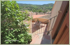 A  ORAISON, Maison de ville avec terrasse et jardin, 4 pièces plus studio indépendant