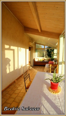 Belle maison de 100 m² partiellement à rénover. 4 pièces, véranda, garage, 2 celliers, atelier et abri voiture sur 6300 m² de terrain.