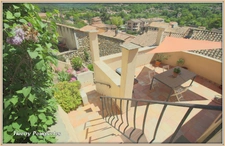 A  ORAISON, Maison de ville avec terrasse et jardin, 4 pièces plus studio indépendant