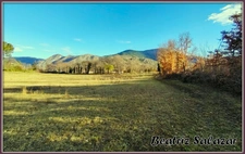 A Mezel, à 10mn de Digne-les-Bains, grans terrain à bâtir de 16 523,00 m²