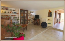 A  ORAISON, Maison de ville avec terrasse et jardin, 4 pièces plus studio indépendant