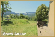 A Seyne-les-Alpes appartement T2, 31 m² avec terrasse, jardin et grand atelier dans un environnement très calme.