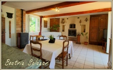 A 25 mn de Digne, Saint-Julien D'Asse, Maison 138m2, 5 pièces ainsi qu'un studio indépendant sur un terrain 3920 m² avec grand atelier, de nombreuses dépendances et caves.