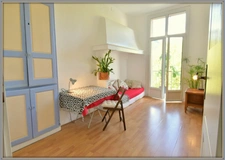 Digne-les-Bains, dans un quartier central, bel appartement traversant, 3 pièces de 84m2 très lumineux, avec balcon et grande cave.