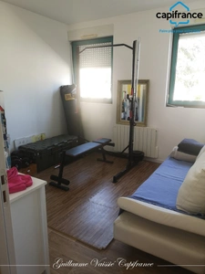 Dpt Vienne (86), à louer CHATELLERAULT appartement T4 de 82,57 m² + places de parking