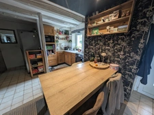 À VENDRE – MAISON DE CAMPAGNE AVEC PLUS DE 5 000 M² DE TERRAIN, ENCLOS POUR ANIMAUX ET BÂTIMENT ANNEXE