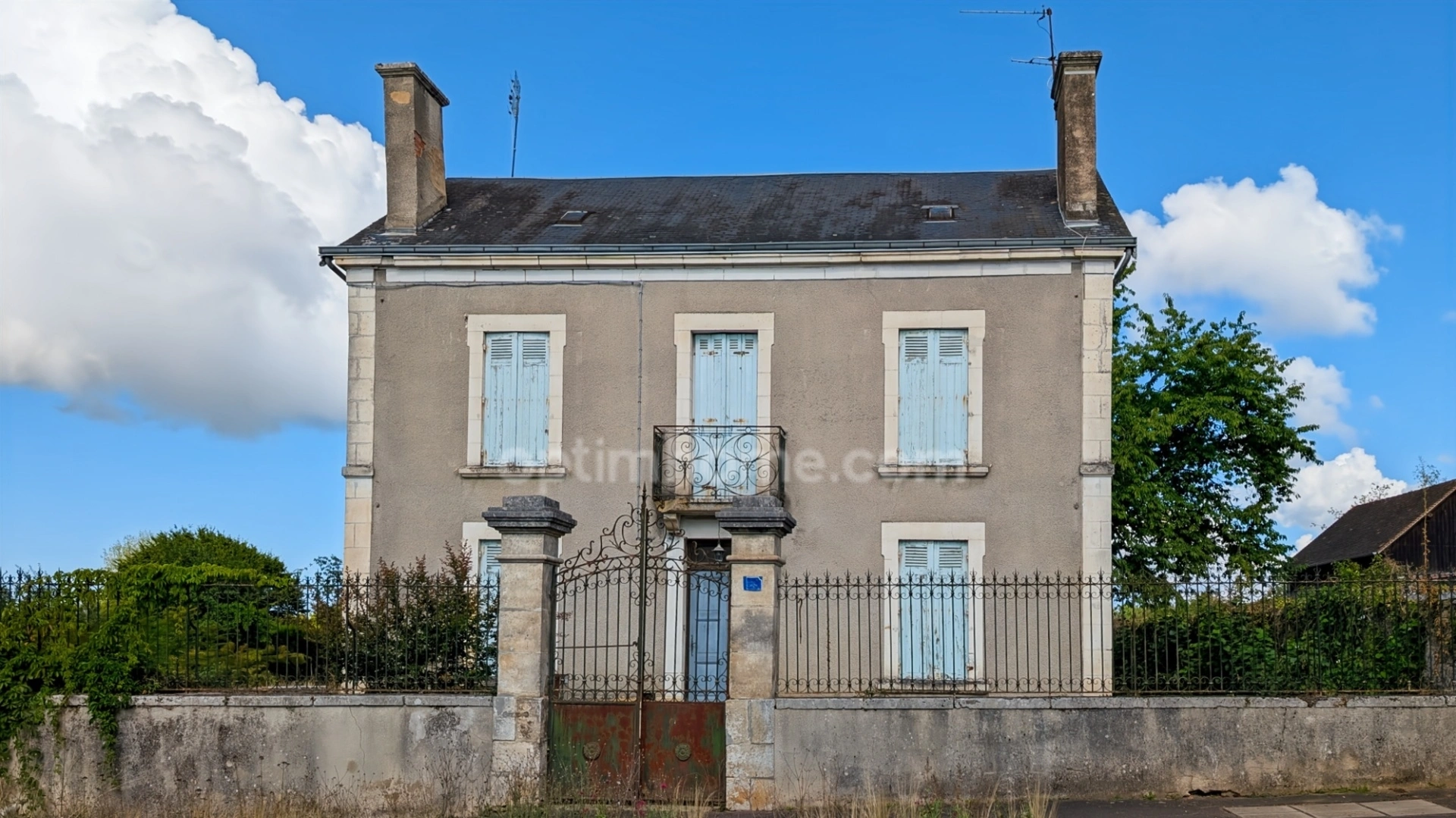 Maison 10 pièces 154 m² · à Lanouaille · 154 m² · 99 500 €