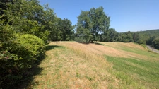 Propriété de caractère en pierre, piscine, dépendances et vue exceptionnelle sur la campagne périgourdine 