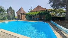 Propriété de caractère en pierre, piscine, dépendances et vue exceptionnelle sur la campagne périgourdine 