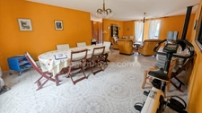 Hautefort, maison familiale, 4 chambres, avec piscine