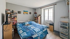 Maison de bourg mitoyenne, 2 chambres , jardin