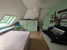 À VENDRE – MAISON DE CAMPAGNE AVEC PLUS DE 5 000 M² DE TERRAIN, ENCLOS POUR ANIMAUX ET BÂTIMENT ANNEXE