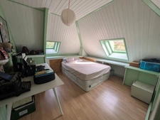 À VENDRE – MAISON DE CAMPAGNE AVEC PLUS DE 5 000 M² DE TERRAIN, ENCLOS POUR ANIMAUX ET BÂTIMENT ANNEXE