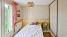 Hautefort, maison familiale, 4 chambres, avec piscine