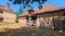Propriété de caractère en pierre, piscine, dépendances et vue exceptionnelle sur la campagne périgourdine 