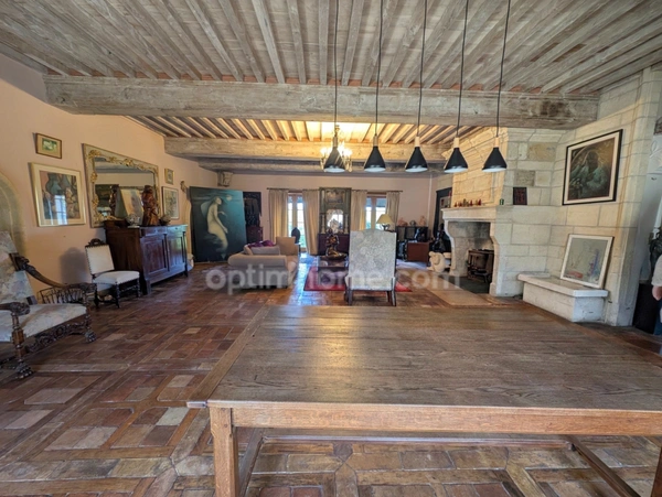 PROPRIÉTÉ DE PRESTIGE – AUTHENTICITÉ, PIERRE ET ART DE VIVRE EN PÉRIGORD