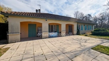 Hautefort, maison familiale, 4 chambres, avec piscine