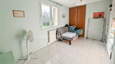 Hautefort, maison familiale, 4 chambres, avec piscine