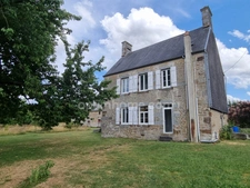 Maison en pierre - 4 pièces - 110m² - A proximité immédiate de l'axe Tinchebray / Flers