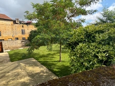 MAISON RÉNOVÉE DE 183 M² – 4 CHAMBRES – 3 SALLES D’EAU – JARDIN