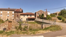 VILLECLOYE Charmante maison de village avec jardin, garage et terrasse couverte 