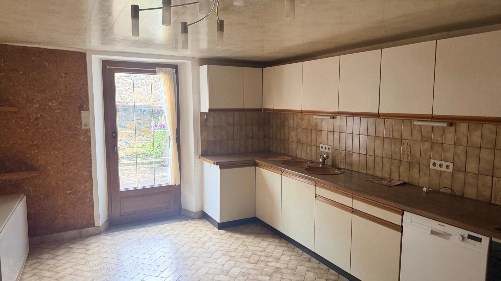 Maison 4 pièces 117 m² · à Breux · 117 m² · 99 000 €