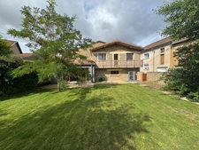 MAISON RÉNOVÉE DE 183 M² – 4 CHAMBRES – 3 SALLES D’EAU – JARDIN