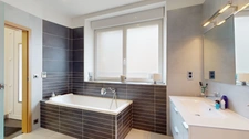 Ensemble immobilier maison d'habitation de prestige et bureaux