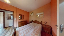 À vendre, en exclusivité, proche de la Belgique et du Luxembourg, une maison individuelle de 136.75 m² habitable (6 pièces) sur un grand terrain de 2204 m² ! Ce bien est proposé à la vente via un APP