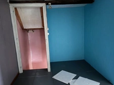 A vendre en exclusivité, proche de la Belgique et du Luxembourg, une maison de village à rénover de 67 m² habitables ! Située  dans l’axe Stenay / Charleville, cette bâtisse est idéal pour les amateu