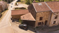 VILLECLOYE Charmante maison de village avec jardin, garage et terrasse couverte 