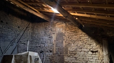 Villecloye maison 3 chambres avec grange, atelier, garage et beau terrain. 