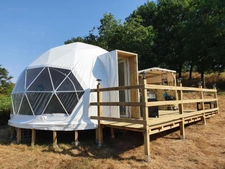 Beau camping avec maison d'habitation et 7.8ha de terrain 