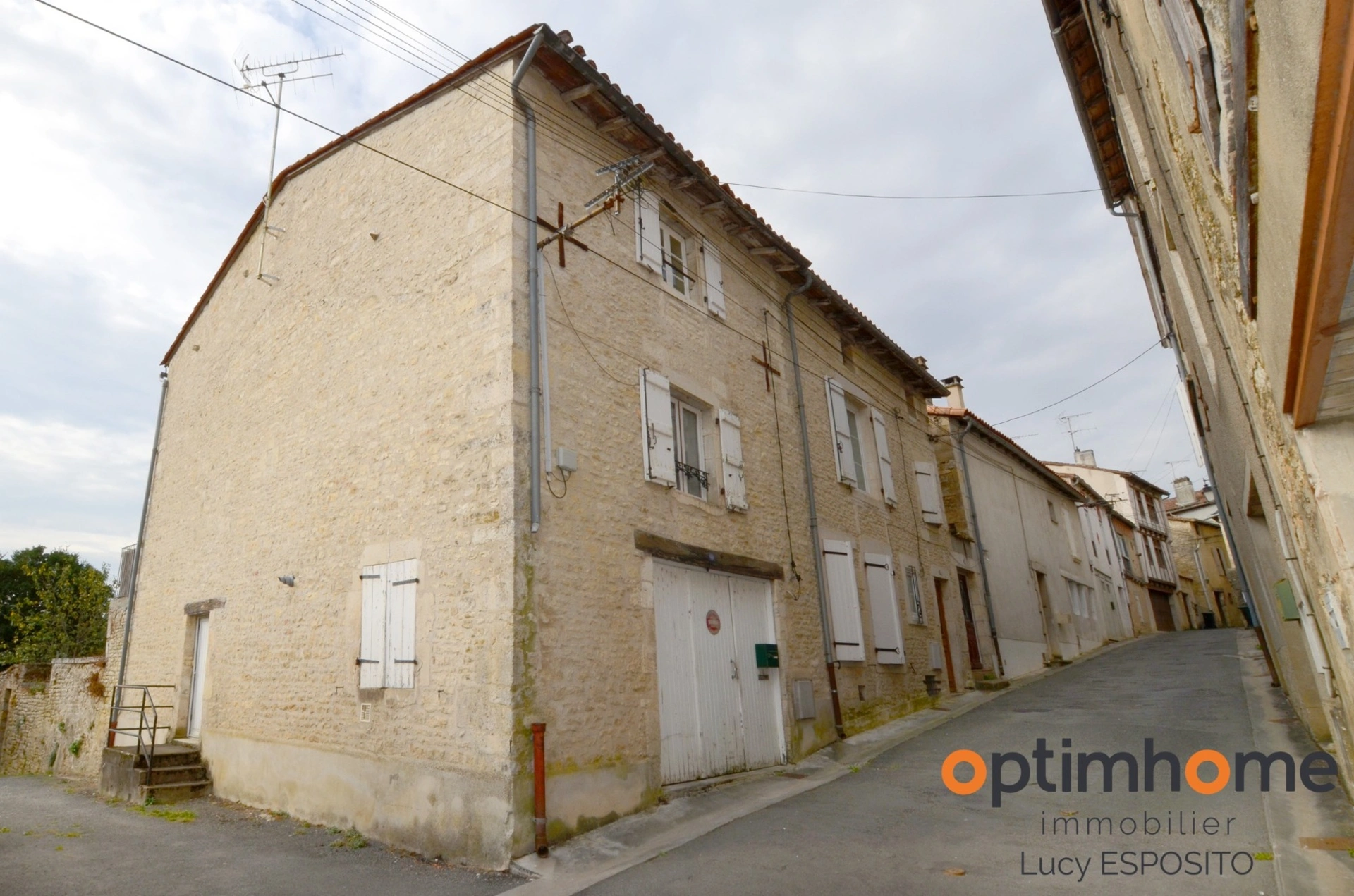 Maison 3 pièces 82 m² · à Ruffec · 82 m² · 67 000 €