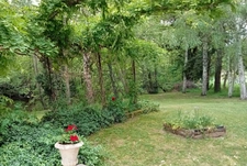 Propriété de 4 chambres au bord de la rivière à vendre