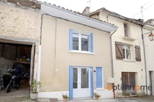🏡 Charmante maison de village aux volets bleus au cœur d'Alloue ! 💙