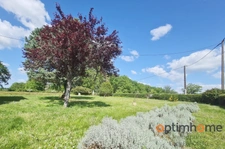 🏡 Charmante maison familiale avec 5 000 m² de terrain dans le paisible village d’Ambernac ! 🌿✨